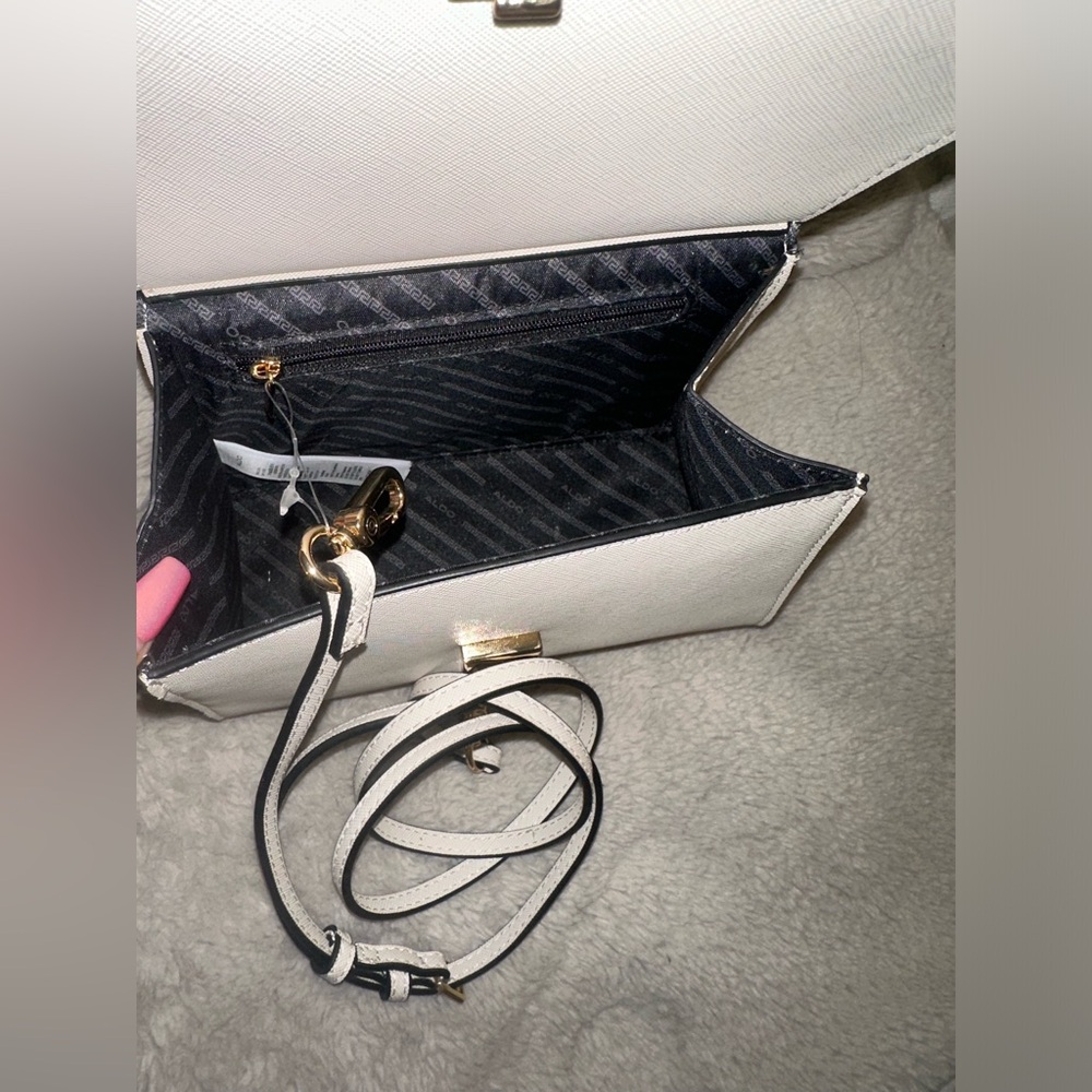 ALDO ERERRABAENN Beige Cream Crossbody bag with Top Handle & Acrylic Link Chain - Picture 12 of 12